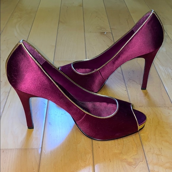 Nine West Silk shoes - Picture 1 of 7